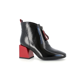 METAMORF OSE MADASSA<br>V.Noir