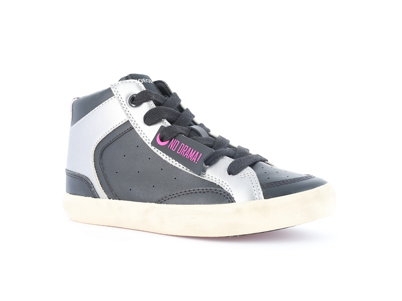 J GISLI GIRL J564NA