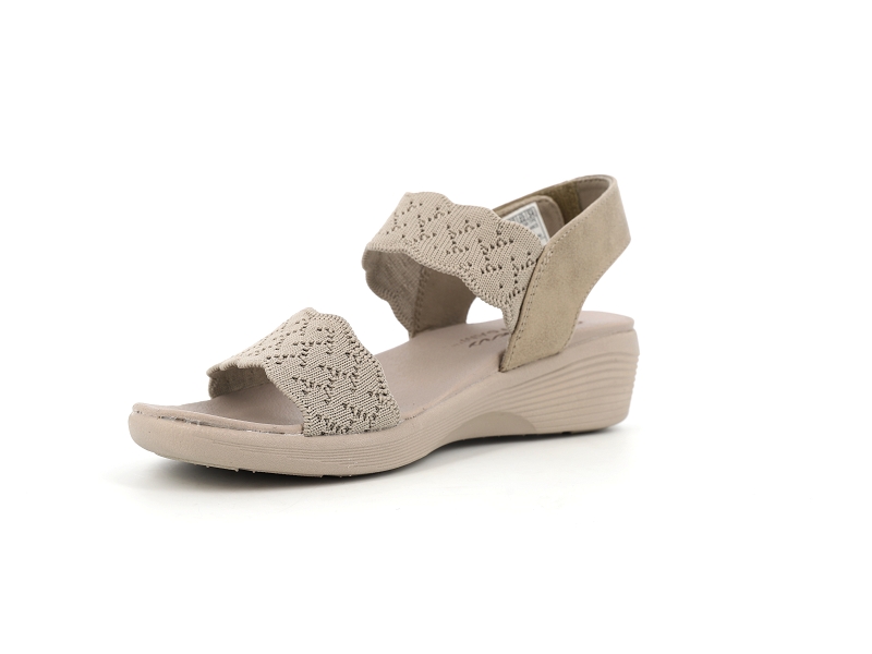 ARYA ON THE RISE7246701_2